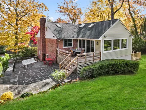 331 Old Colony Road Hartsdale NY 10530