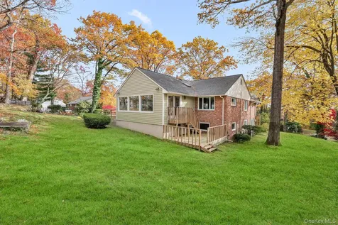 331 Old Colony Road Hartsdale NY 10530