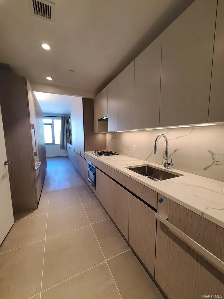 13327 39th Avenue Flushing NY 11354
