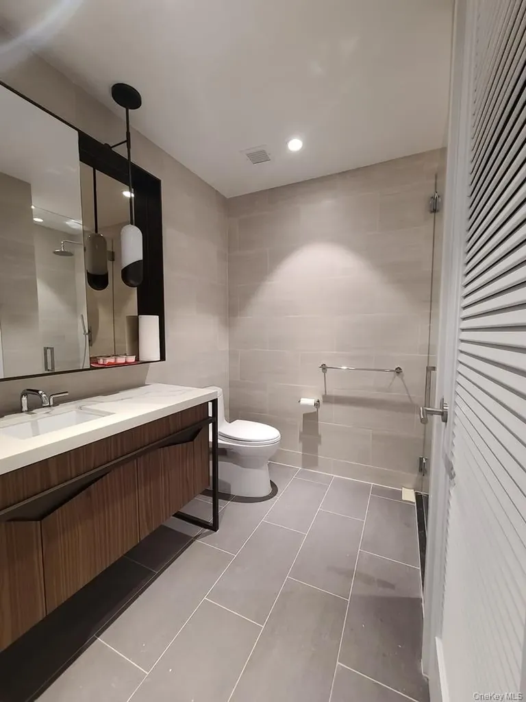 13327 39th Avenue Flushing NY 11354