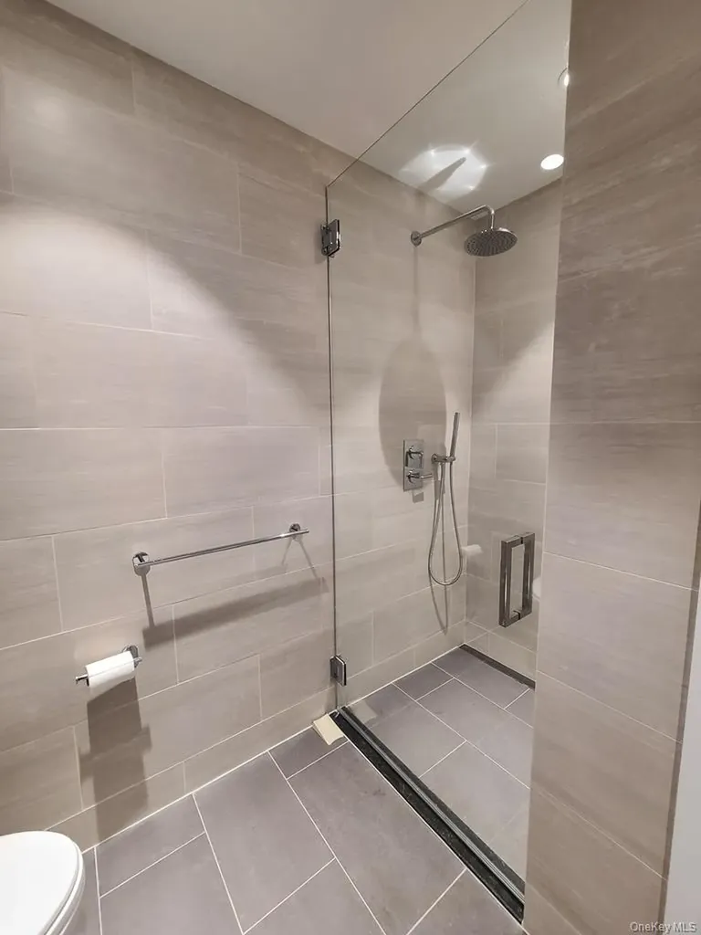 13327 39th Avenue Flushing NY 11354