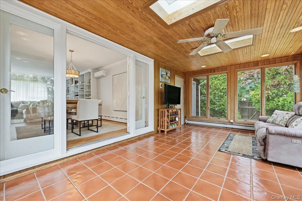 89 Woodsome Road Babylon NY 11702