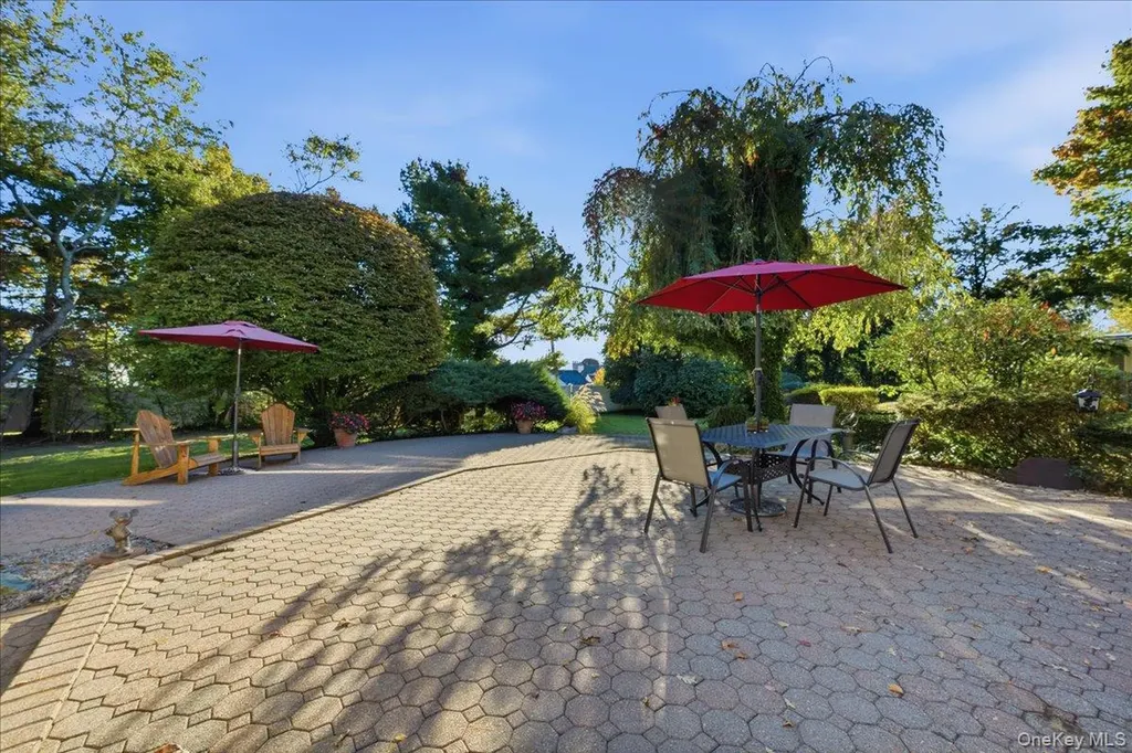 89 Woodsome Road Babylon NY 11702