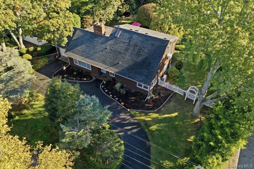 89 Woodsome Road Babylon NY 11702