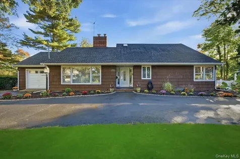 89 Woodsome Road Babylon NY 11702