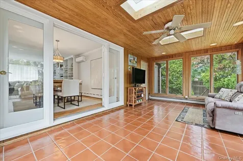 89 Woodsome Road Babylon NY 11702