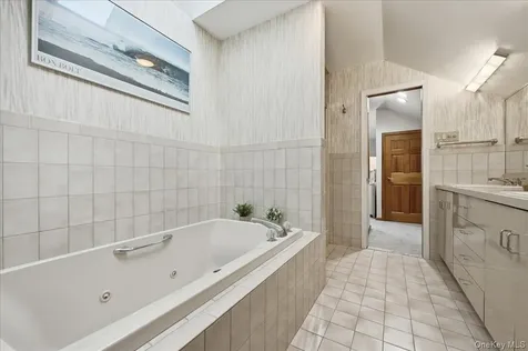 89 Woodsome Road Babylon NY 11702