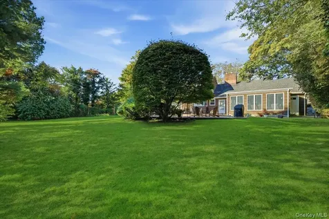 89 Woodsome Road Babylon NY 11702