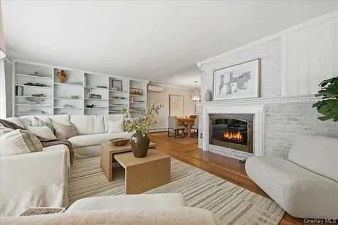 89 Woodsome Road Babylon NY 11702