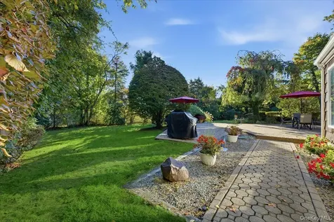 89 Woodsome Road Babylon NY 11702