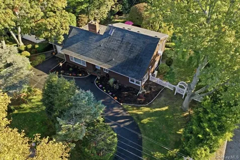 89 Woodsome Road Babylon NY 11702