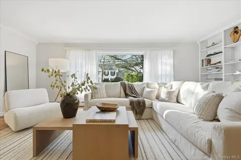 89 Woodsome Road Babylon NY 11702