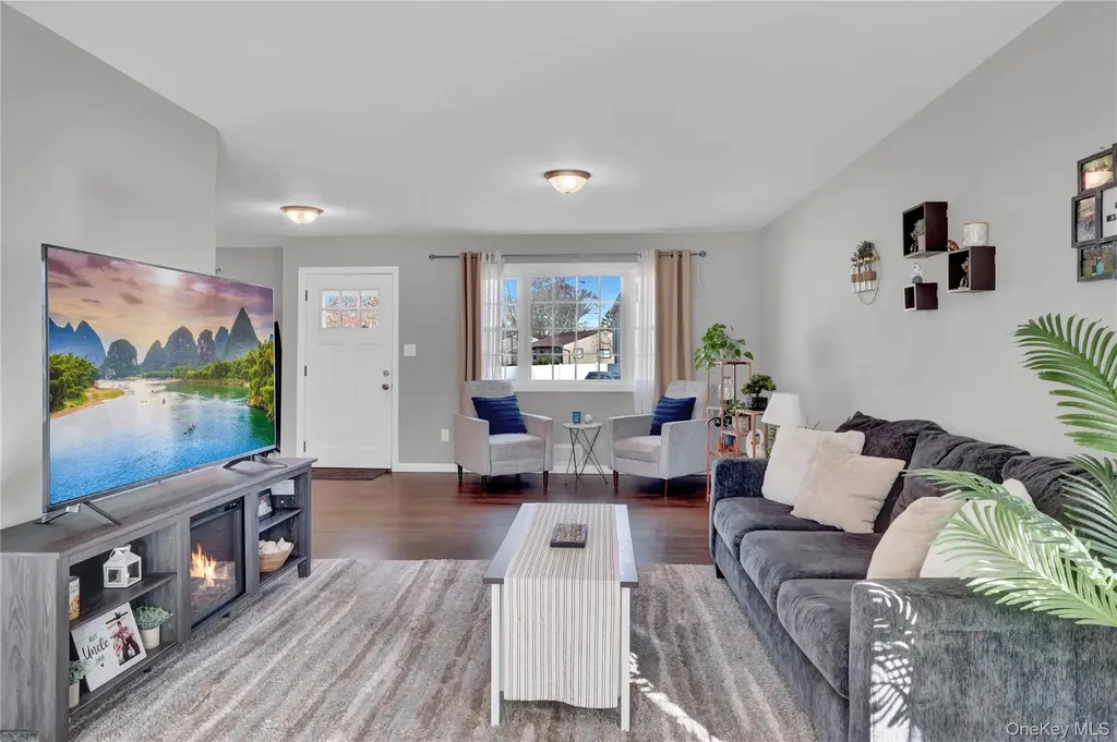 7 Winston Road Centereach NY 11720