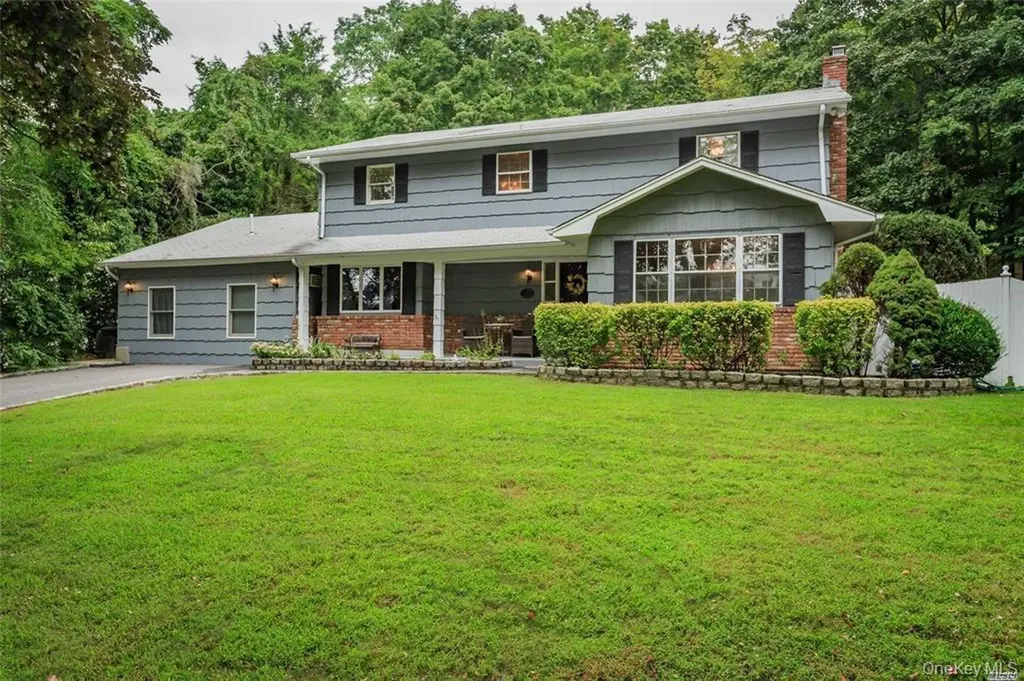 2 Harbor Circle Centerport NY 11721