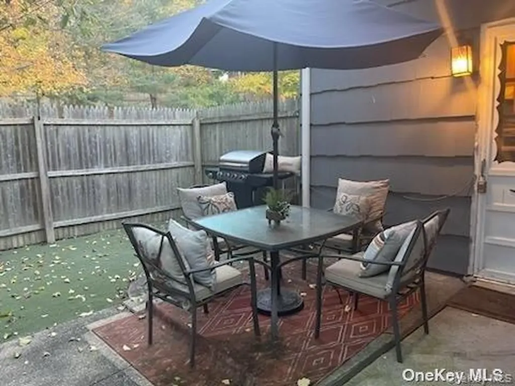 2 Harbor Circle Centerport NY 11721