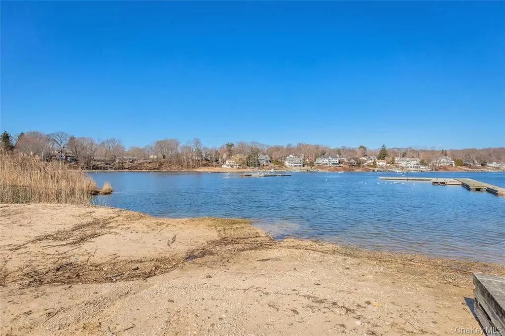 2 Harbor Circle Centerport NY 11721