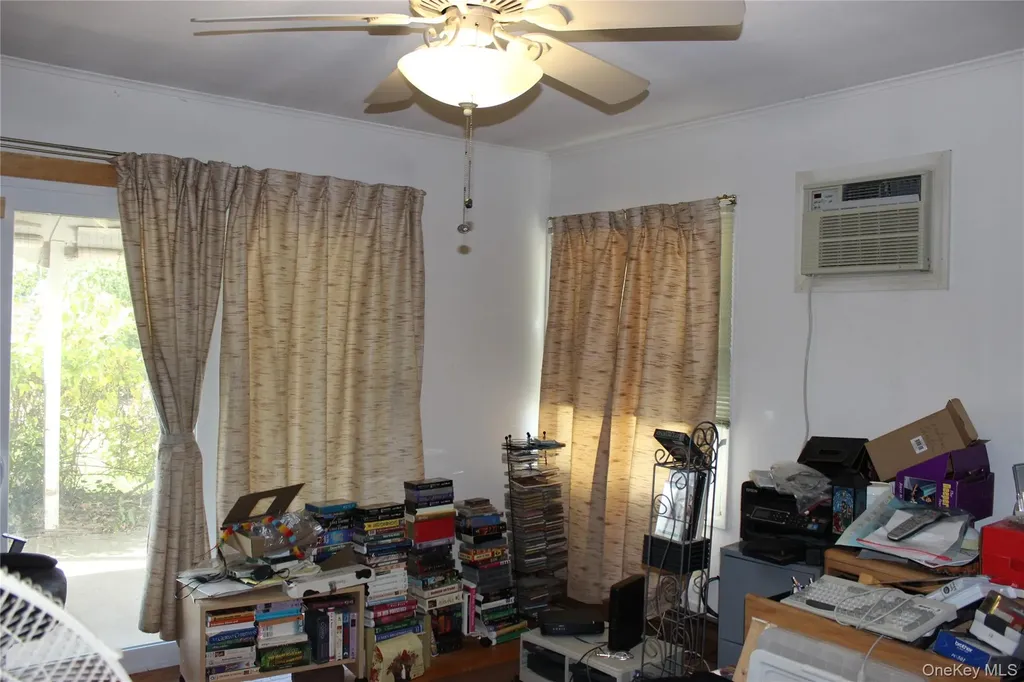 248 Twin Lane E Wantagh NY 11793