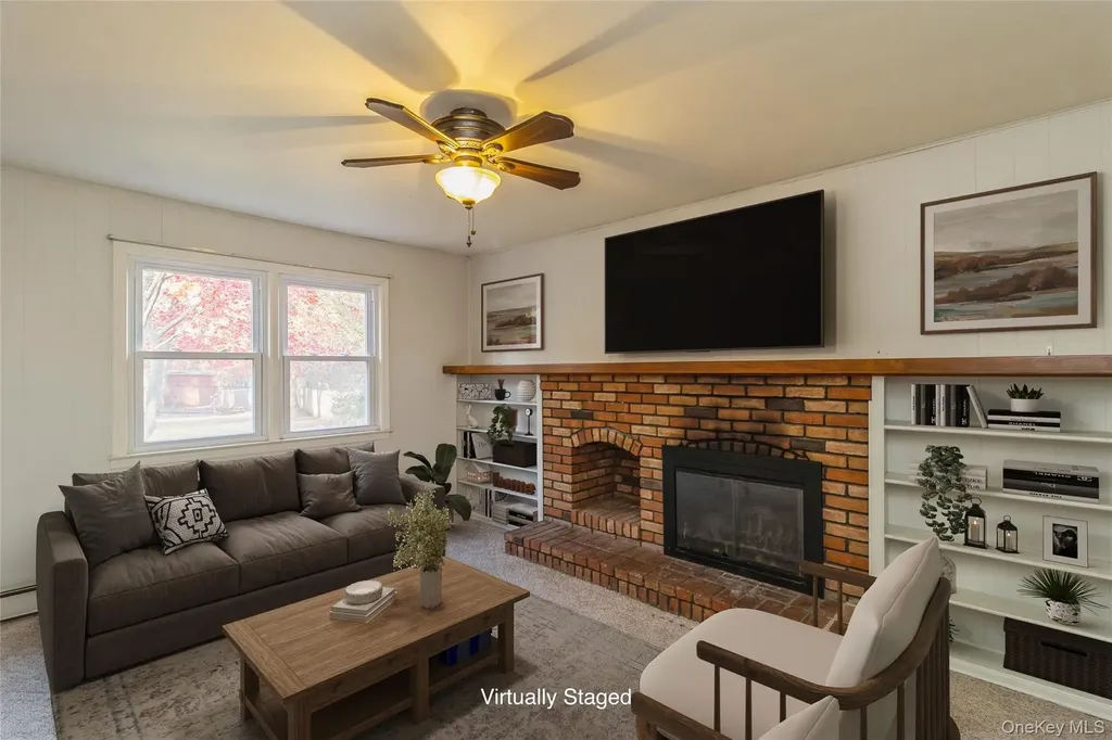 15 Mobrey Lane Smithtown NY 11787