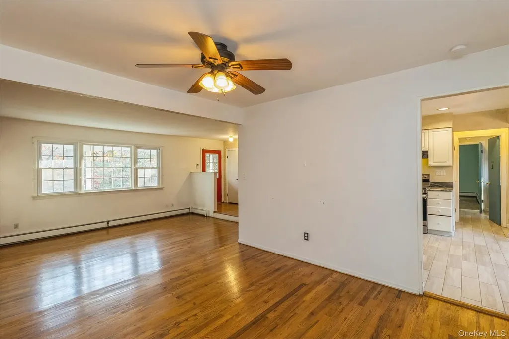 15 Mobrey Lane Smithtown NY 11787