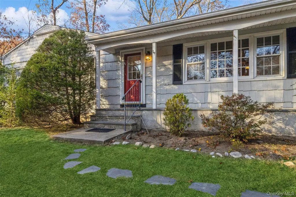 15 Mobrey Lane Smithtown NY 11787