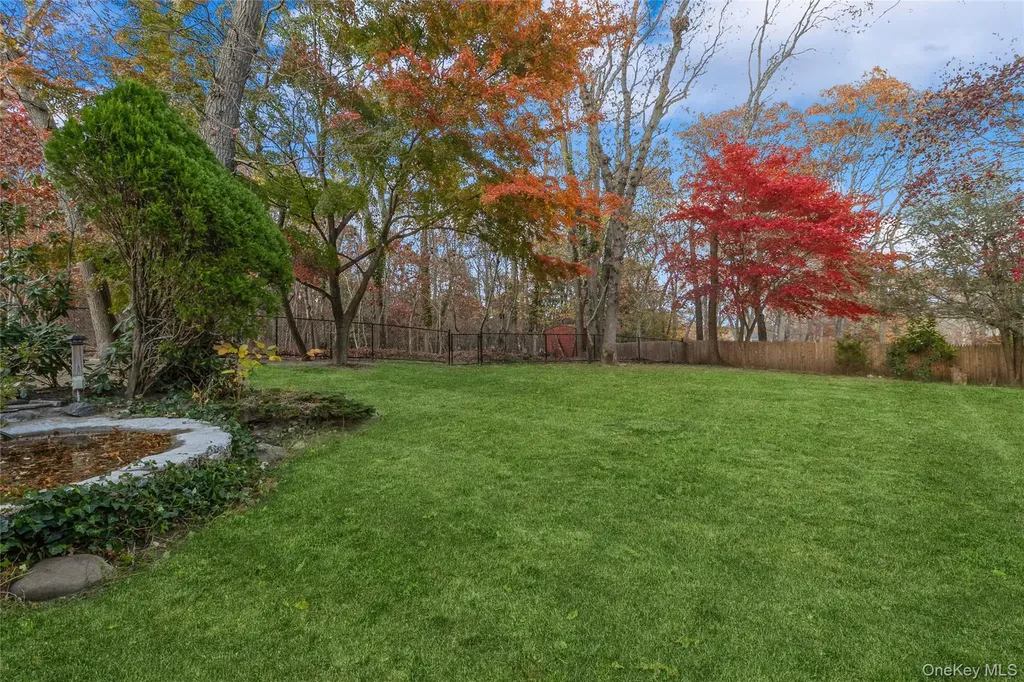 15 Mobrey Lane Smithtown NY 11787