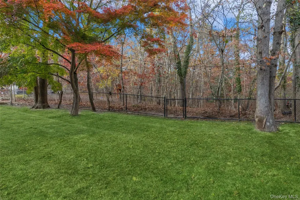 15 Mobrey Lane Smithtown NY 11787