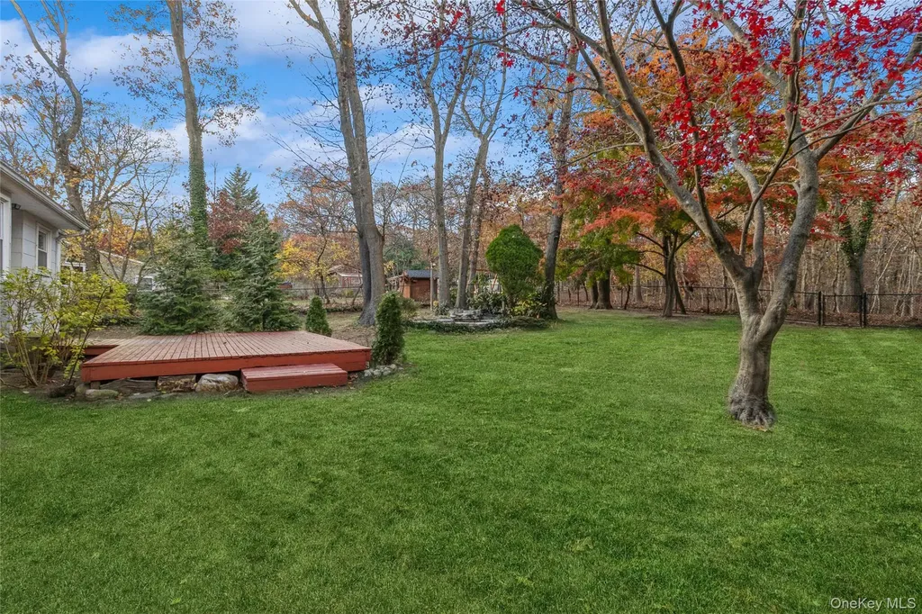 15 Mobrey Lane Smithtown NY 11787