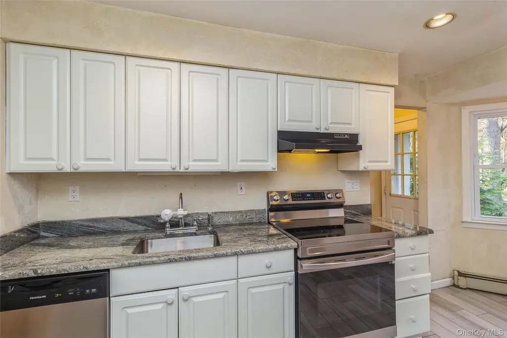 15 Mobrey Lane Smithtown NY 11787