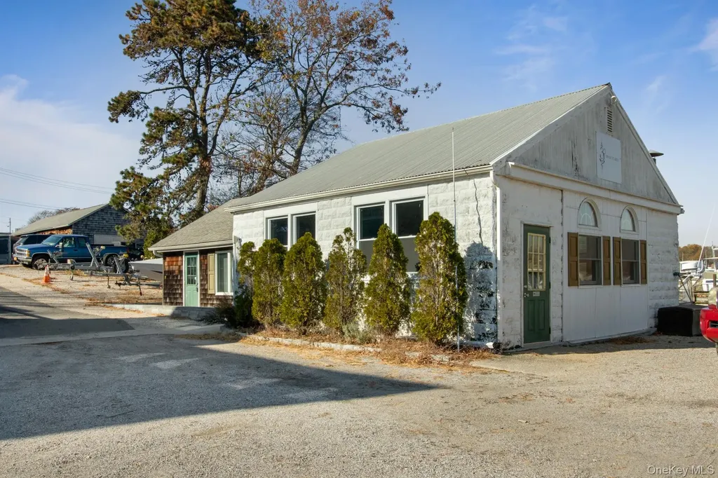 37 Bransford Street Patchogue NY 11772