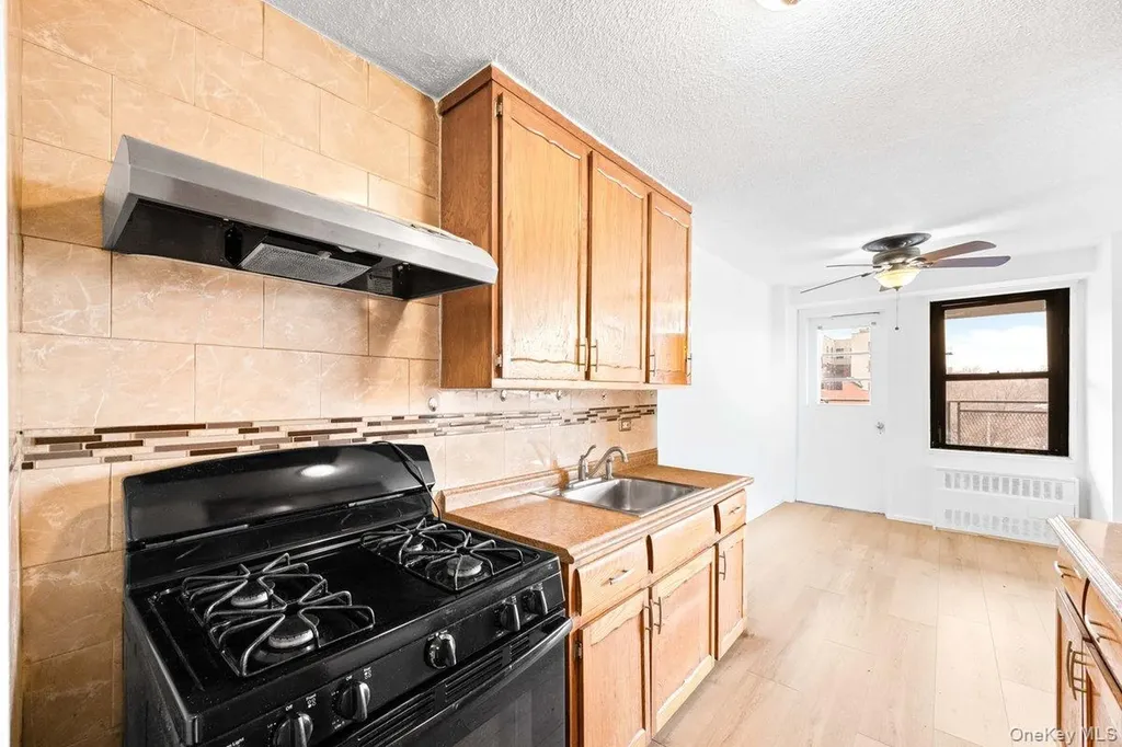 1966 Newbold Avenue Bronx NY 10472