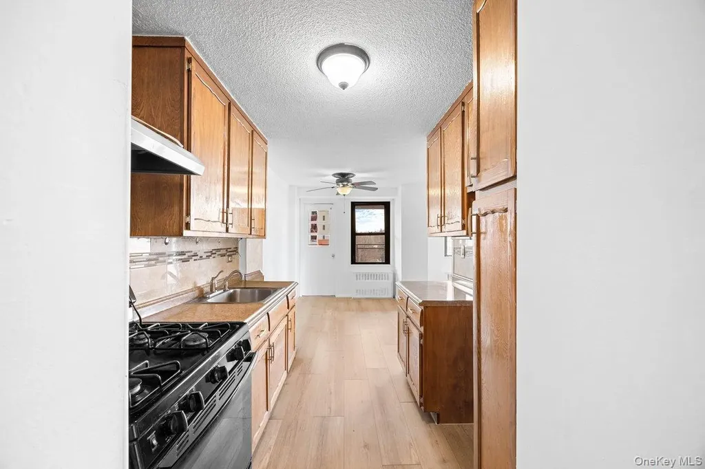 1966 Newbold Avenue Bronx NY 10472