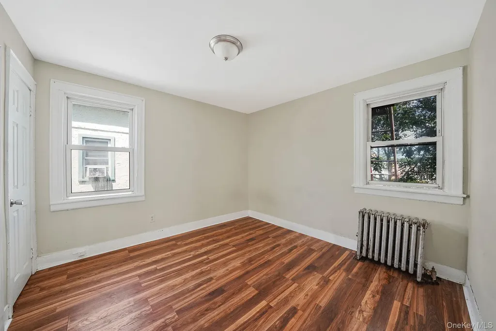 13841 230th Place Laurelton NY 11413