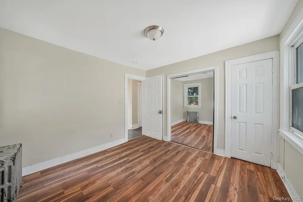 13841 230th Place Laurelton NY 11413