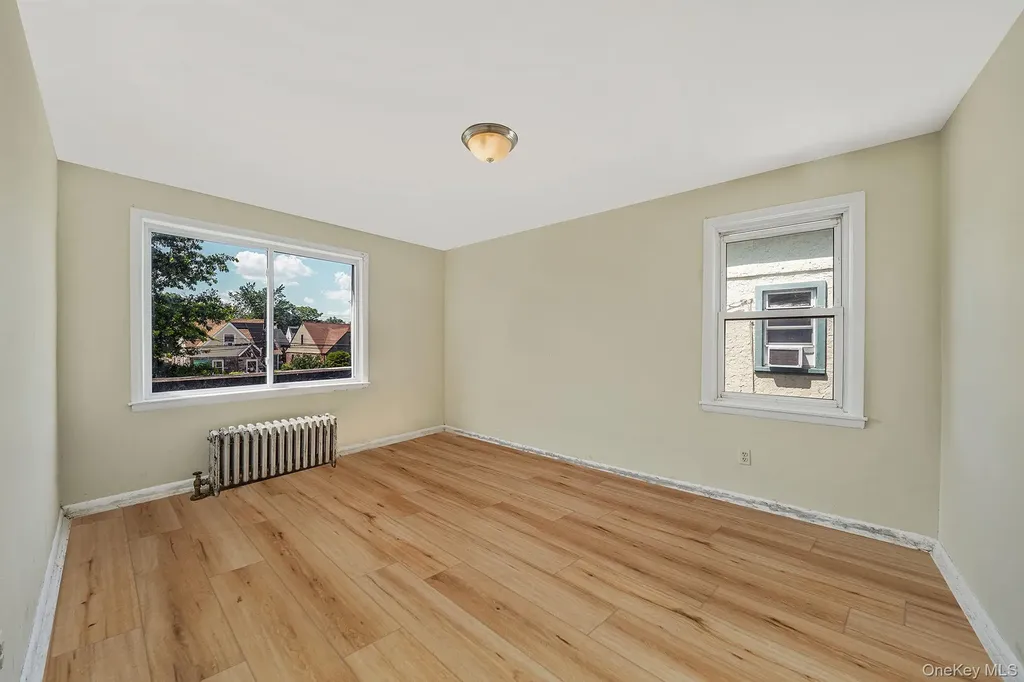 13841 230th Place Laurelton NY 11413