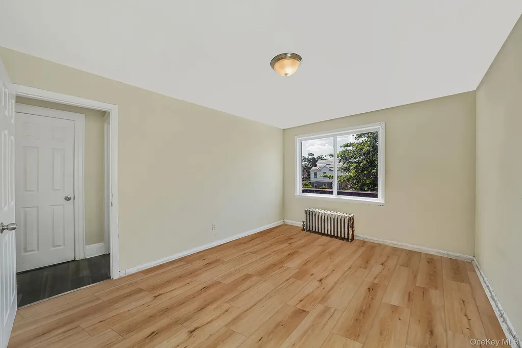 13841 230th Place Laurelton NY 11413