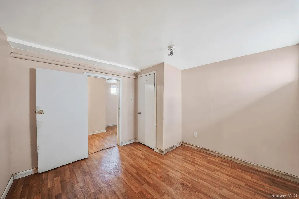 13841 230th Place Laurelton NY 11413