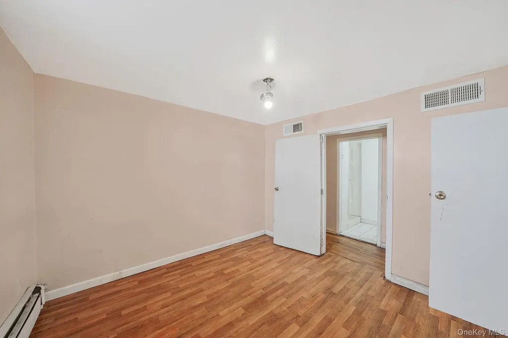 13841 230th Place Laurelton NY 11413