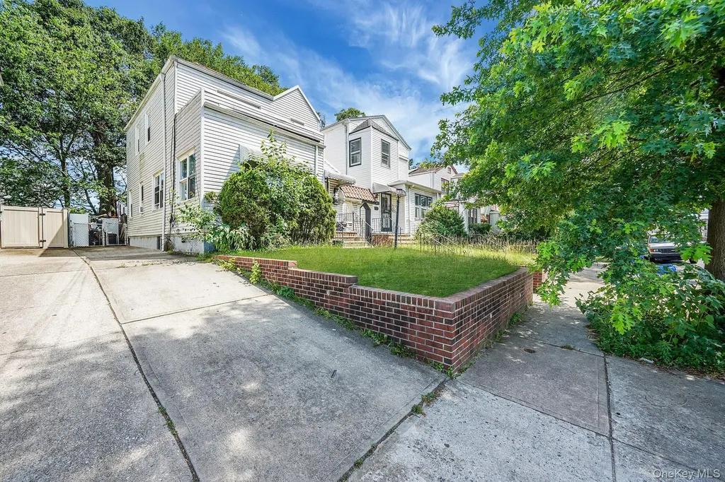 13841 230th Place Laurelton NY 11413