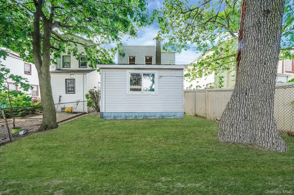 13841 230th Place Laurelton NY 11413