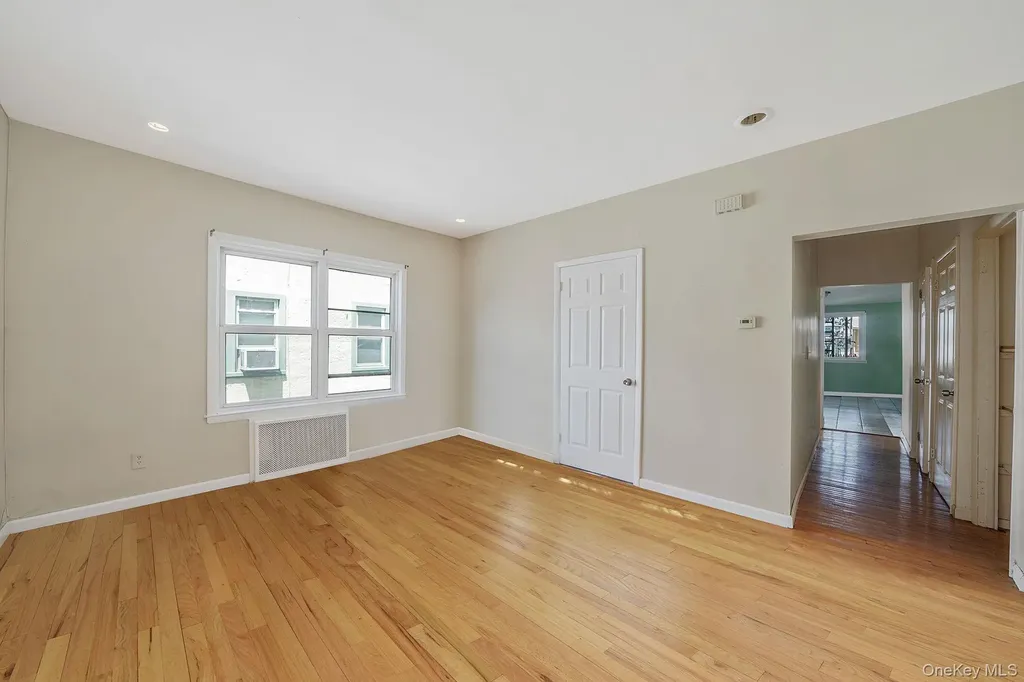 13841 230th Place Laurelton NY 11413
