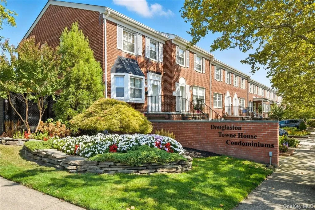 6239 Douglaston Parkway Douglaston NY 11362