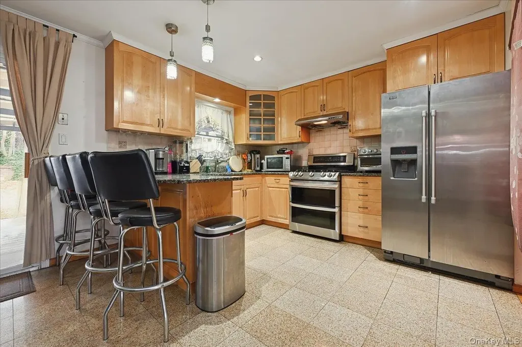 6239 Douglaston Parkway Douglaston NY 11362
