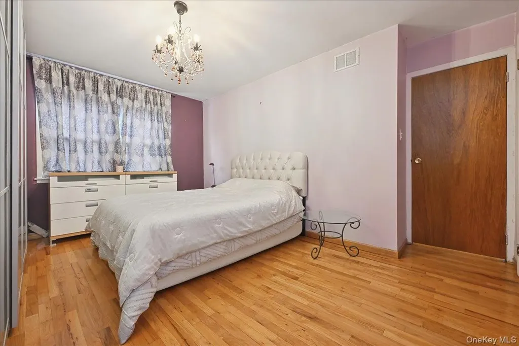 6239 Douglaston Parkway Douglaston NY 11362
