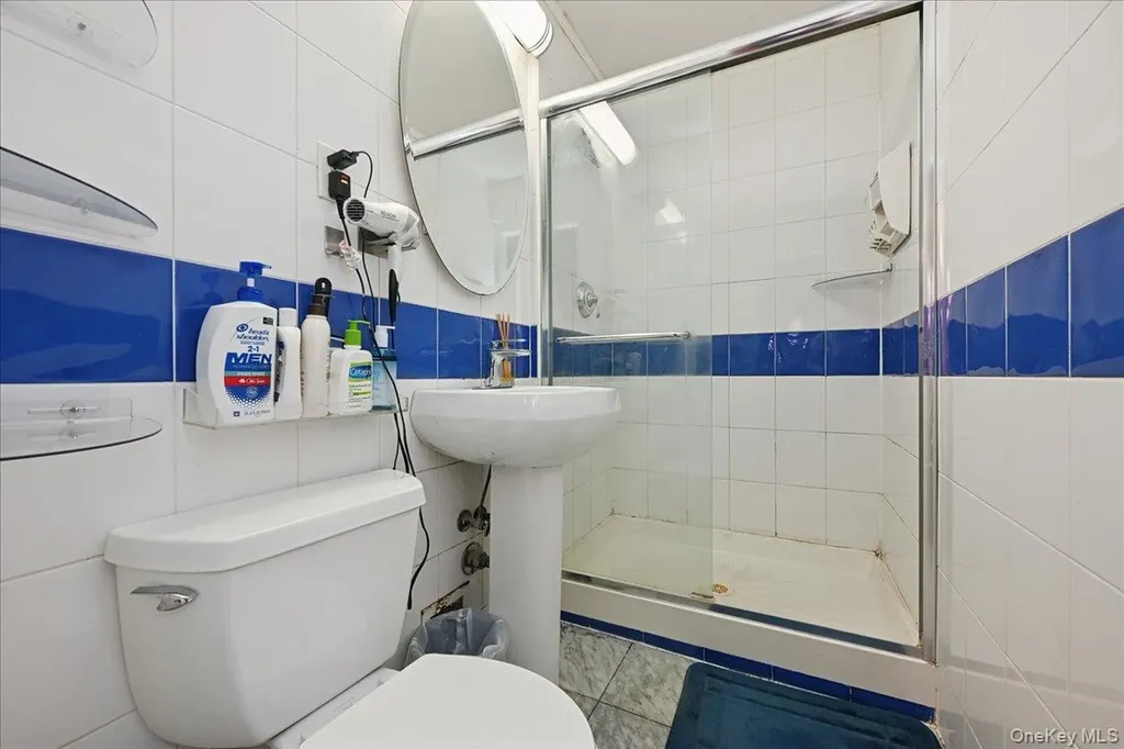 6239 Douglaston Parkway Douglaston NY 11362