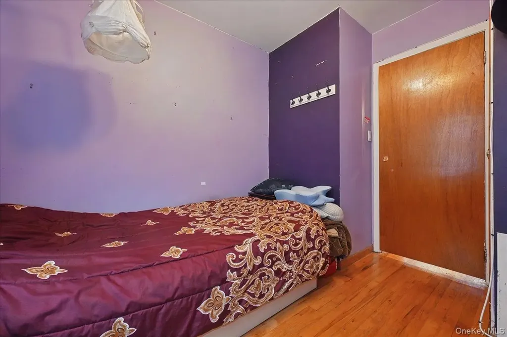 6239 Douglaston Parkway Douglaston NY 11362