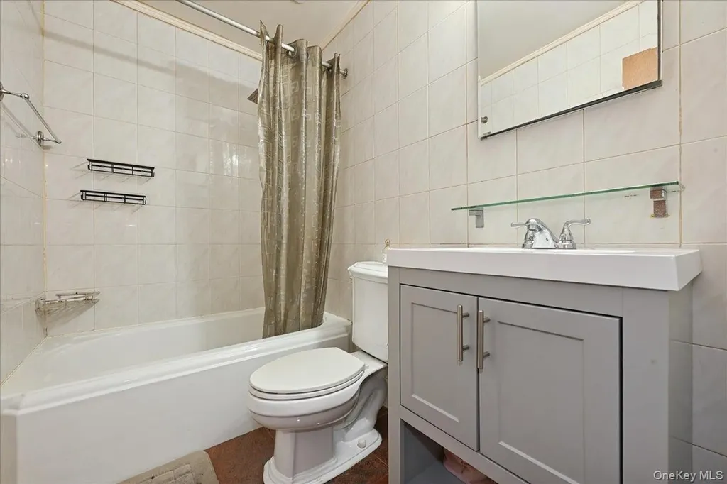 6239 Douglaston Parkway Douglaston NY 11362