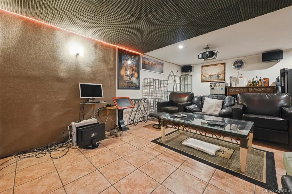 6239 Douglaston Parkway Douglaston NY 11362