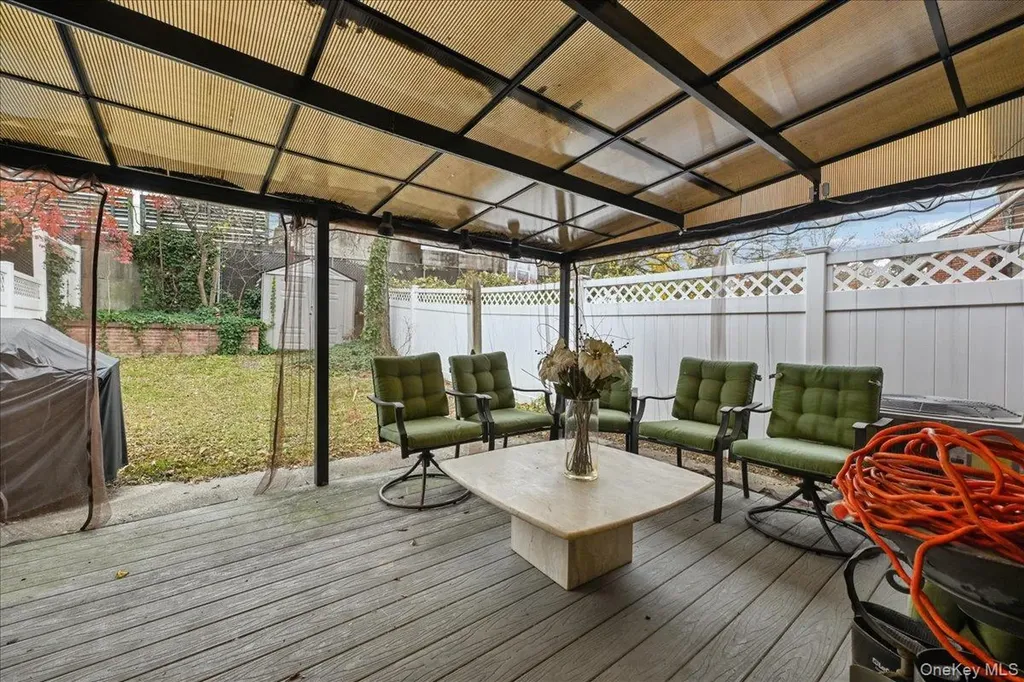 6239 Douglaston Parkway Douglaston NY 11362