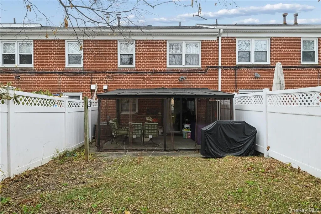 6239 Douglaston Parkway Douglaston NY 11362
