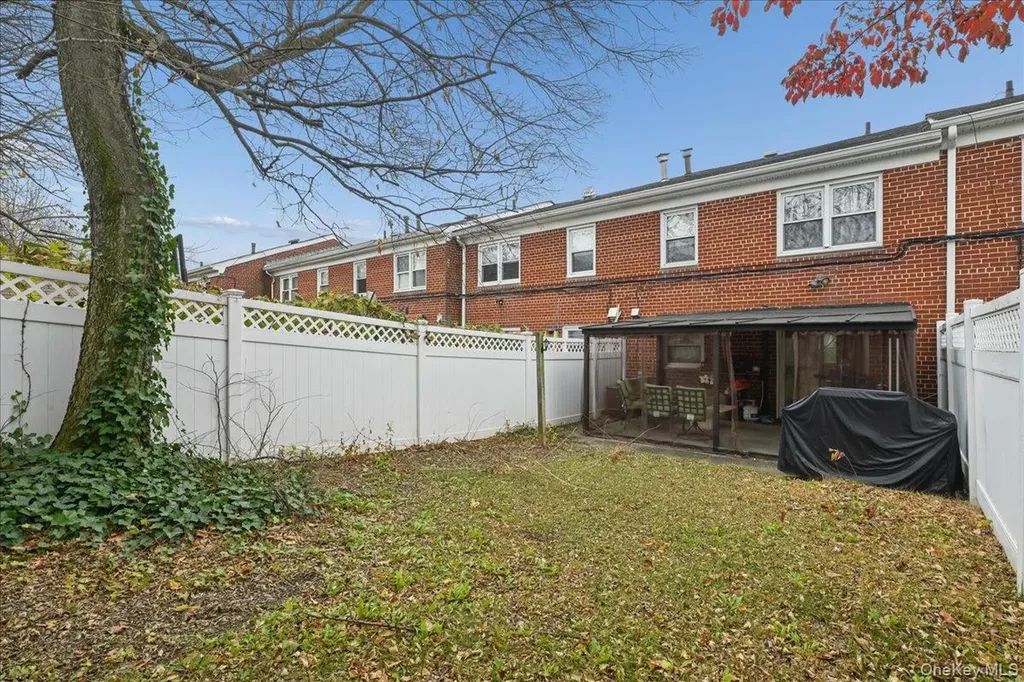 6239 Douglaston Parkway Douglaston NY 11362